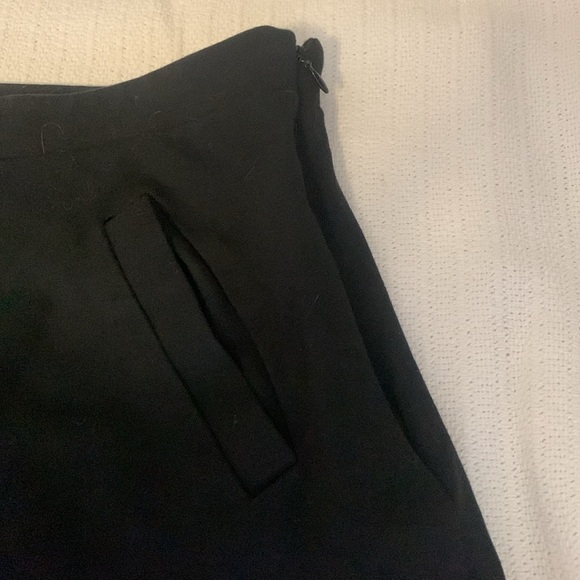 Banana Republic Size 14 Black Shirt with Cutout Detail & Pockets - Picture 3 of 7